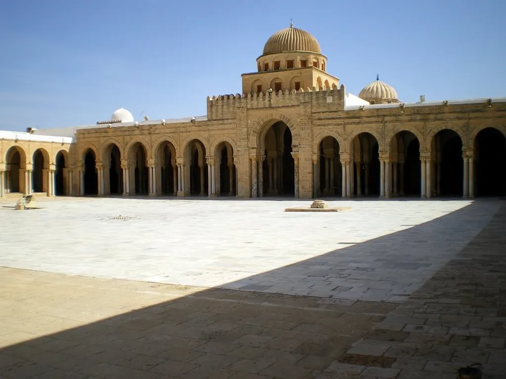 Interior Gran Mezquita Kairouan Ruta Túnez